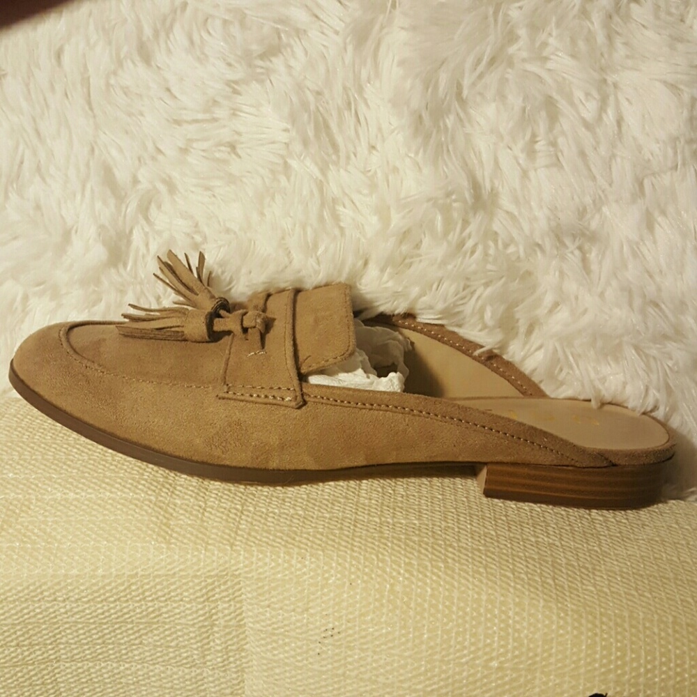 Tan Flats with tassels! Super comfortable - Picture 3 of 4